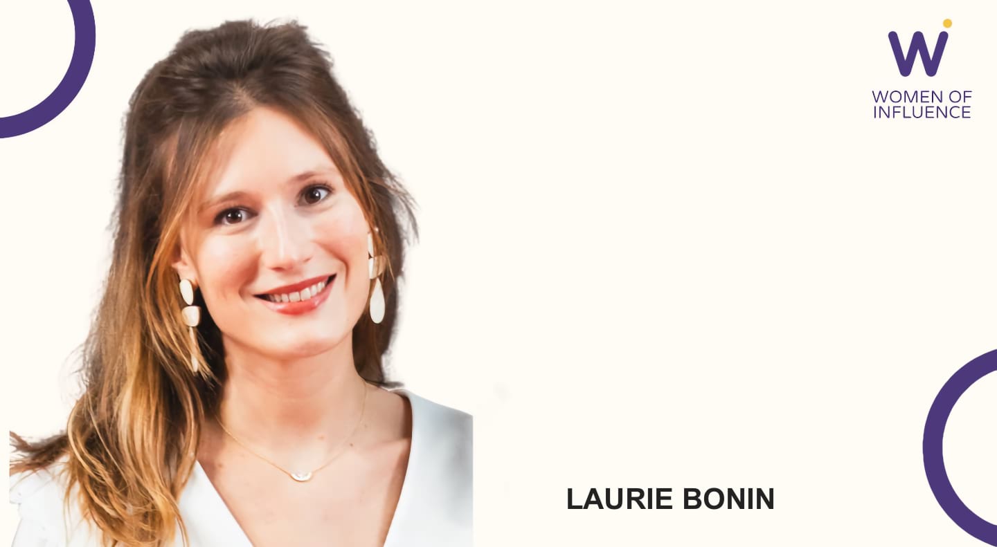 Portrait de Laurie Bonin avec logo de WoI en haut à gauche.